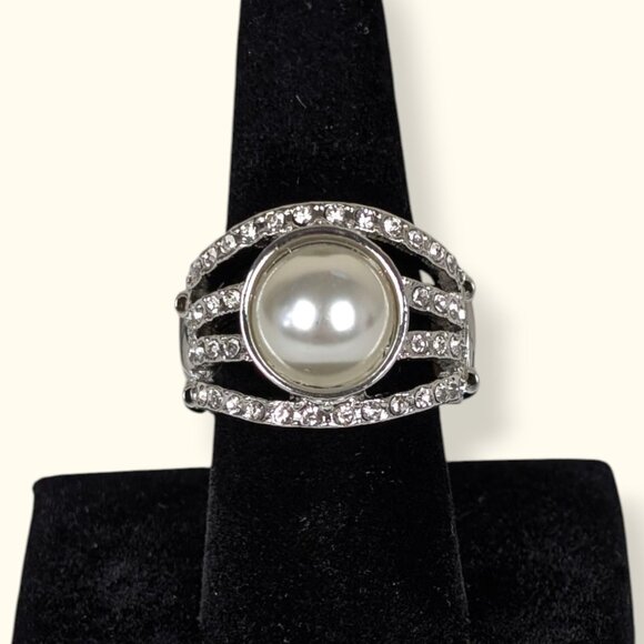 (2/$20) Faux Pearl Rhinestone Stretch Ring - Picture 1 of 6